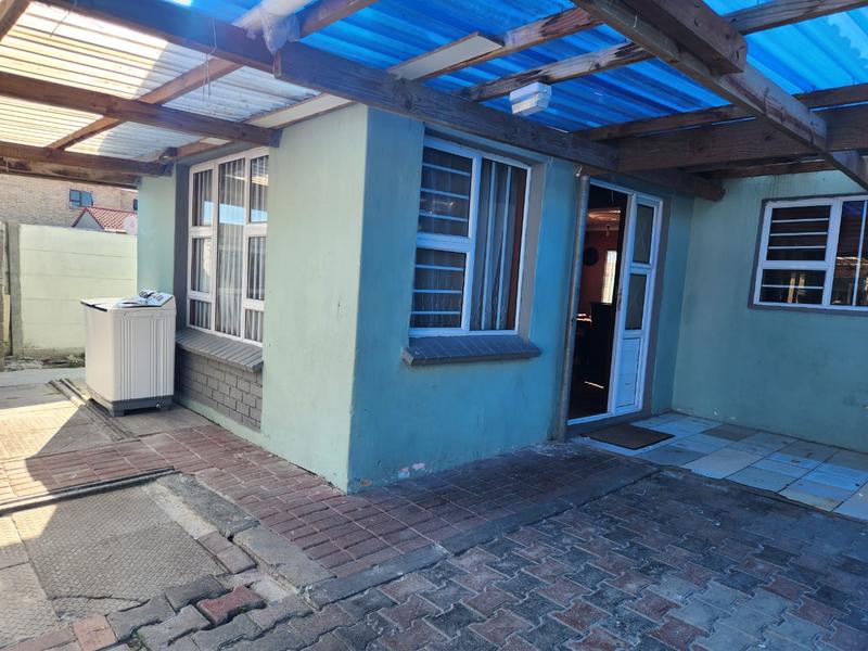 3 Bedroom Property for Sale in Graceland Western Cape